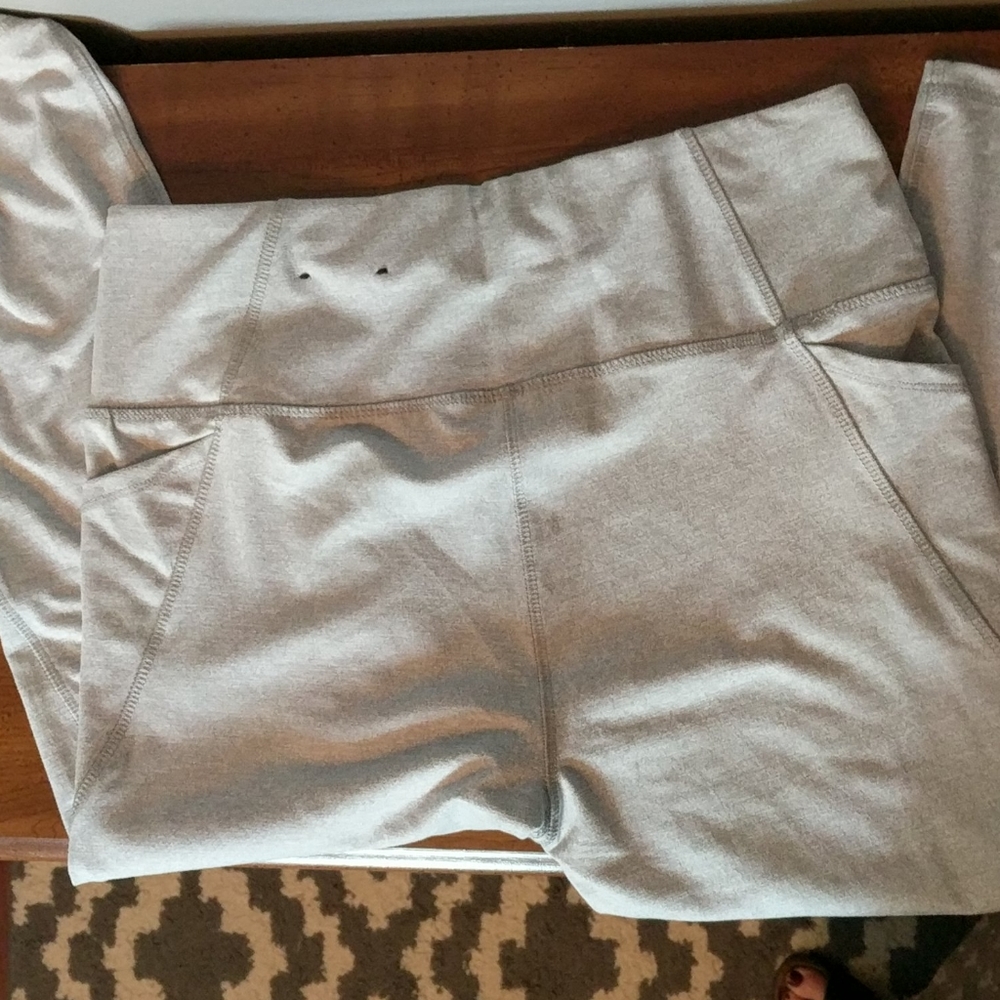 Women's Large RBX capri length leggings